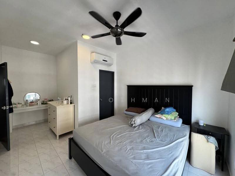 Pangsapuri untuk Dijual di Residensi Hijauan Lumayan - Azim Othman - Bedroom - PropertyGuru.com.my
