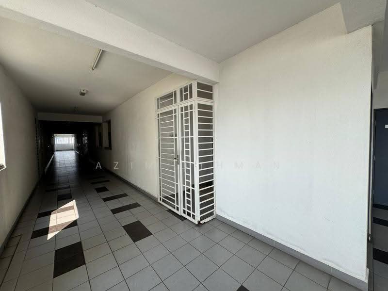 Pangsapuri untuk Dijual di Residensi Hijauan Lumayan - Azim Othman - Corridor - PropertyGuru.com.my