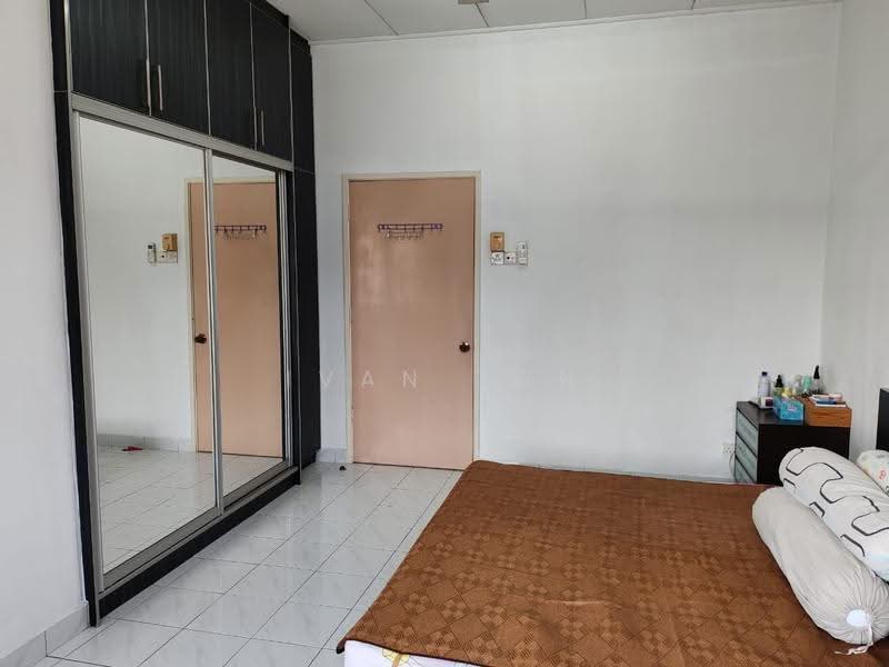 Rumah Teres 2-Tingkat untuk Dijual di Taman Putra Prima (Puchong) - Ivan Tan - Bedroom - PropertyGuru.com.my