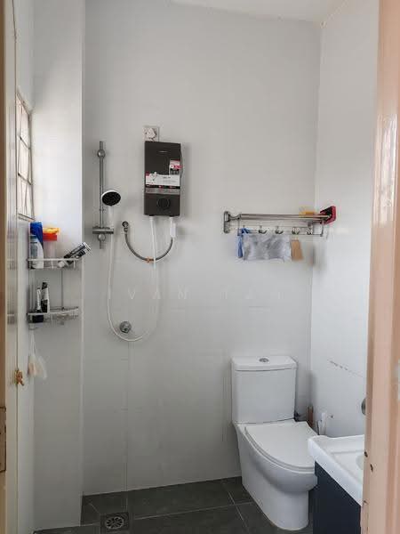 Rumah Teres 2-Tingkat untuk Dijual di Taman Putra Prima (Puchong) - Ivan Tan - Bathroom - PropertyGuru.com.my
