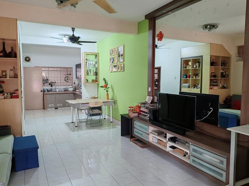 Rumah Teres 2-Tingkat untuk Dijual di Taman Putra Prima (Puchong) - Ivan Tan - Living Room - PropertyGuru.com.my