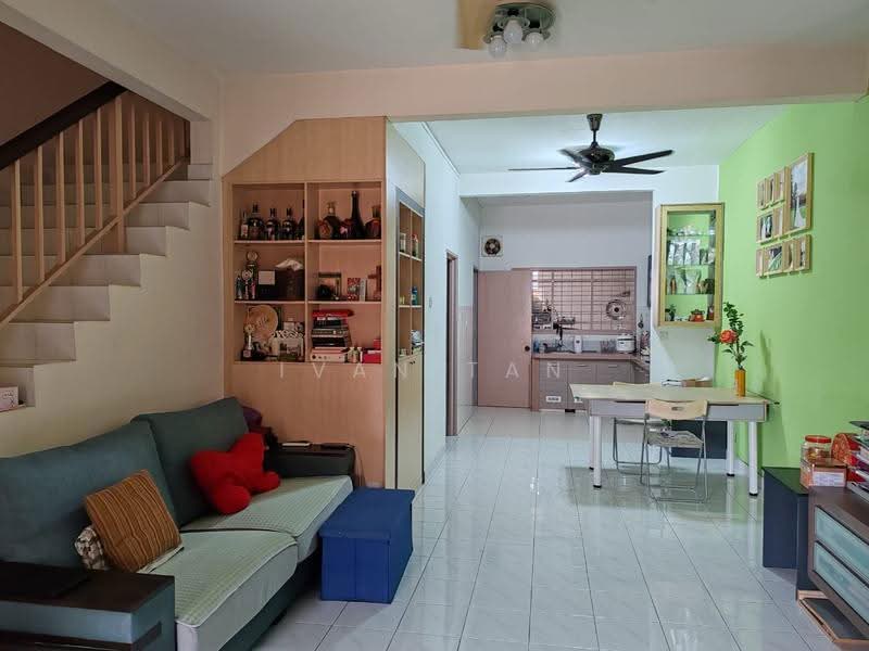 Rumah Teres 2-Tingkat untuk Dijual di Taman Putra Prima (Puchong) - Ivan Tan - Living Room - PropertyGuru.com.my