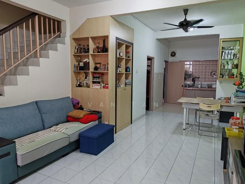 Rumah Teres 2-Tingkat untuk Dijual di Taman Putra Prima (Puchong) - Ivan Tan - Living Room - PropertyGuru.com.my