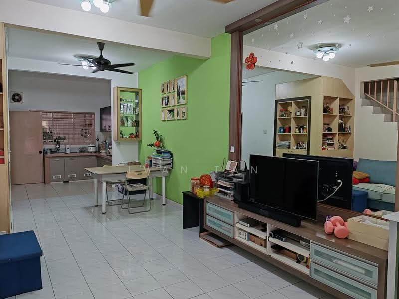 Rumah Teres 2-Tingkat untuk Dijual di Taman Putra Prima (Puchong) - Ivan Tan - Living Room - PropertyGuru.com.my