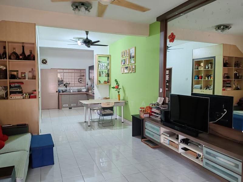 Rumah Teres 2-Tingkat untuk Dijual di Taman Putra Prima (Puchong) - Ivan Tan - Living Room - PropertyGuru.com.my