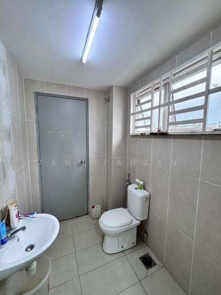Terraced House for Sale in Rawang (Selangor) - Zann Fauzan - Bathroom - PropertyGuru.com.my