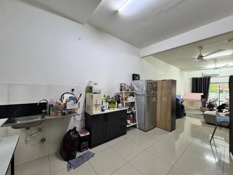 Terraced House for Sale in Rawang (Selangor) - Zann Fauzan - Kitchen - PropertyGuru.com.my