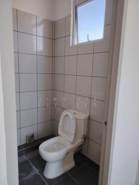 Apartment for Sale at E Residence @ Telipok - Jing Yee (JY) Teo - Bathroom - PropertyGuru.com.my
