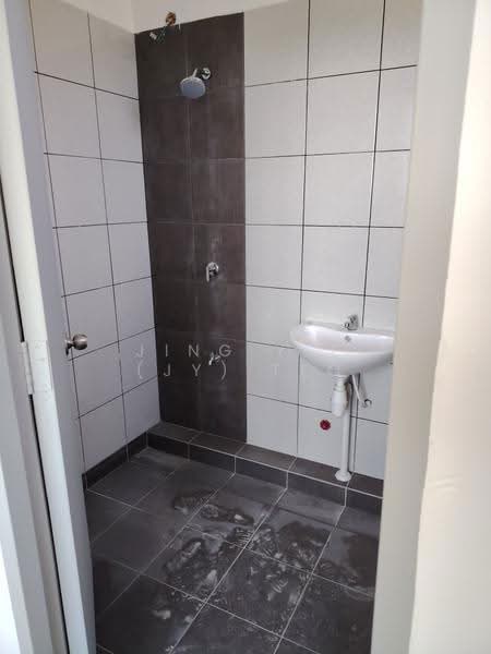 Apartment for Sale at E Residence @ Telipok - Jing Yee (JY) Teo - Bathroom - PropertyGuru.com.my