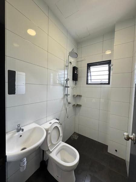 Semi-Detached House for Rent in Kajang (Selangor) - Tabber Tan - Bathroom - PropertyGuru.com.my