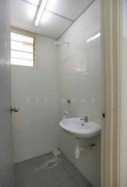 Apartment for Rent at Pangsapuri Sentosa - Eve Wong - Bathroom - PropertyGuru.com.my