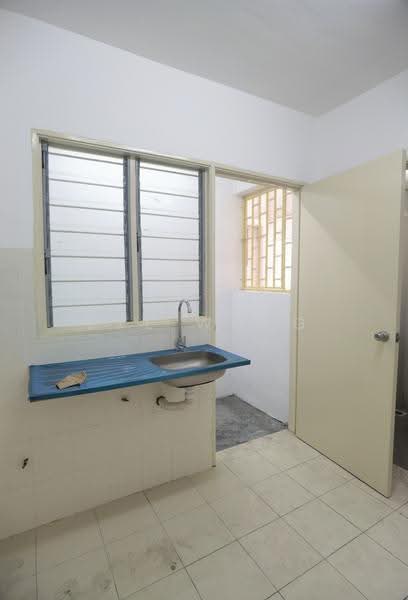 Apartment for Rent at Pangsapuri Sentosa - Eve Wong - Kitchen - PropertyGuru.com.my