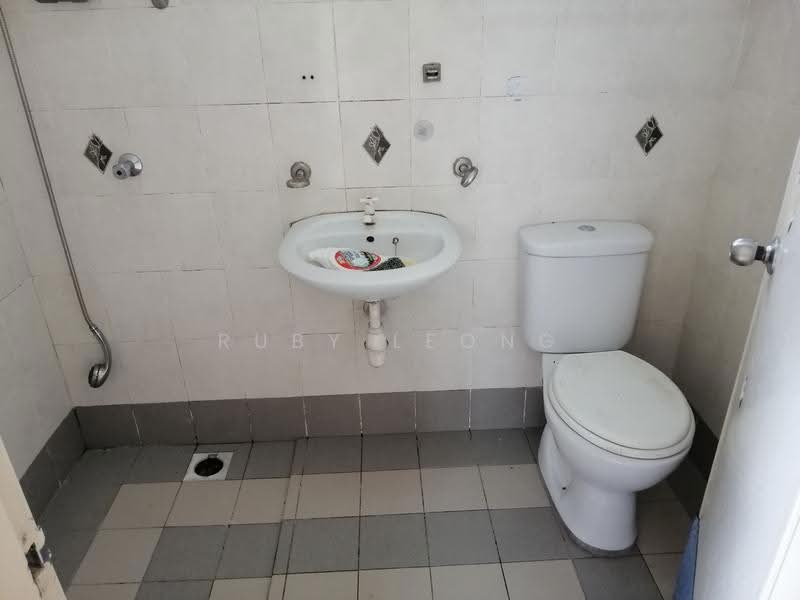Condominium for Sale at De Rozelle - Ruby Leong - Bathroom - PropertyGuru.com.my