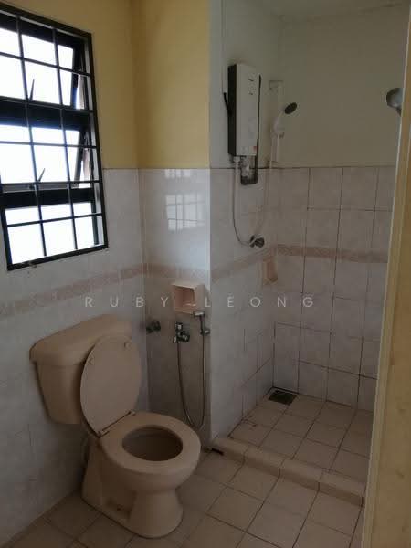 Condominium for Sale at De Rozelle - Ruby Leong - Bathroom - PropertyGuru.com.my