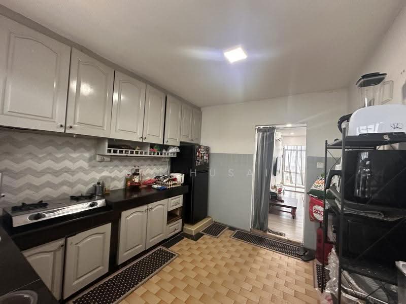 Rumah Flat untuk Dijual di Flat PKNS Seksyen 8 - YURI HUSAIN - Kitchen - PropertyGuru.com.my