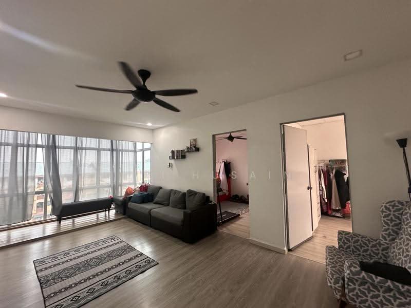 Rumah Flat untuk Dijual di Flat PKNS Seksyen 8 - YURI HUSAIN - Living Room - PropertyGuru.com.my