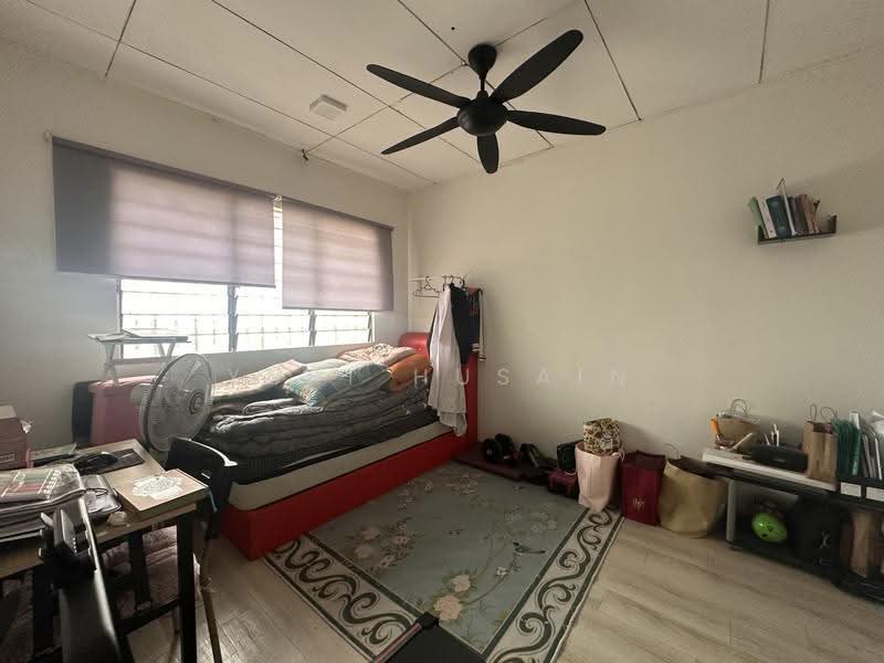 Rumah Flat untuk Dijual di Flat PKNS Seksyen 8 - YURI HUSAIN - Bedroom - PropertyGuru.com.my