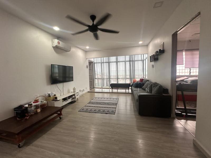 Rumah Flat untuk Dijual di Flat PKNS Seksyen 8 - YURI HUSAIN - Living Room - PropertyGuru.com.my