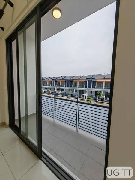 2-storey Terraced House for Rent in Telok Panglima Garang (Selangor) - Terrance Tan - Balcony - PropertyGuru.com.my