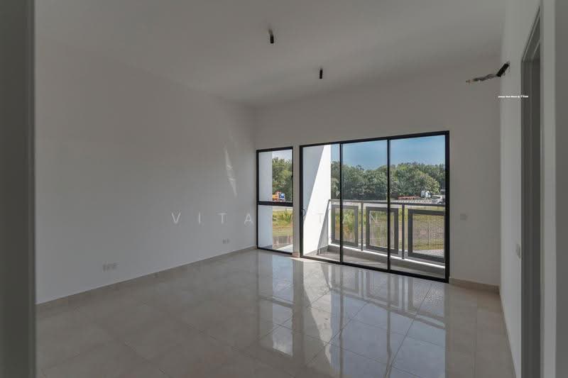 2-storey Terraced House for Sale in Telok Panglima Garang (Selangor) - Vitas Tan - Living Room - PropertyGuru.com.my