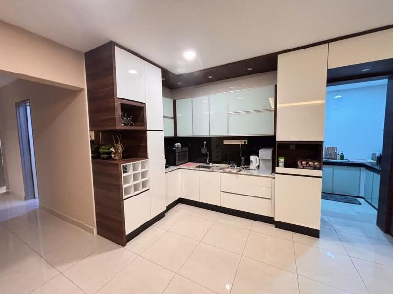 Kondominium untuk Disewa di Andana Condominium @ D'alpinia - Sky Choo - Kitchen - PropertyGuru.com.my