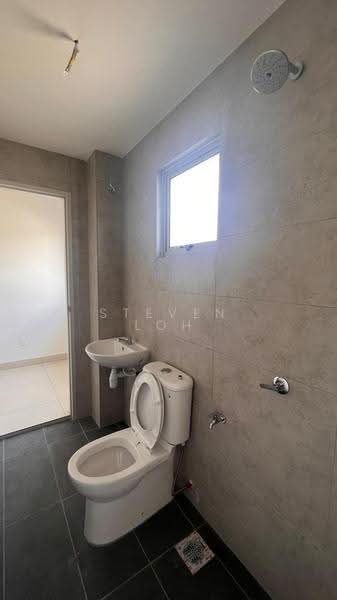 Rumah Teres 2-Tingkat untuk Dijual di Indahpura Iris Park (Kulai) - Steven Loh - Bathroom - PropertyGuru.com.my