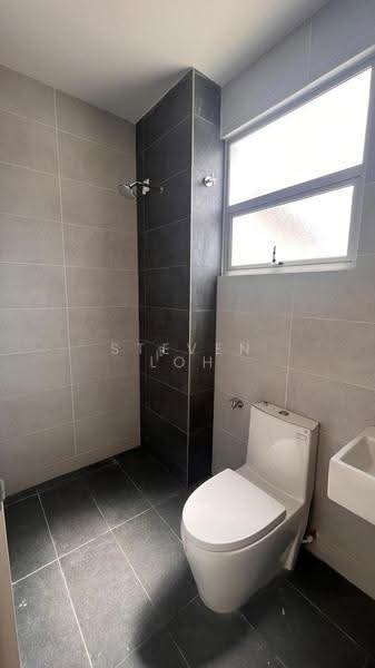Rumah Teres 2-Tingkat untuk Dijual di Indahpura Iris Park (Kulai) - Steven Loh - Bathroom - PropertyGuru.com.my