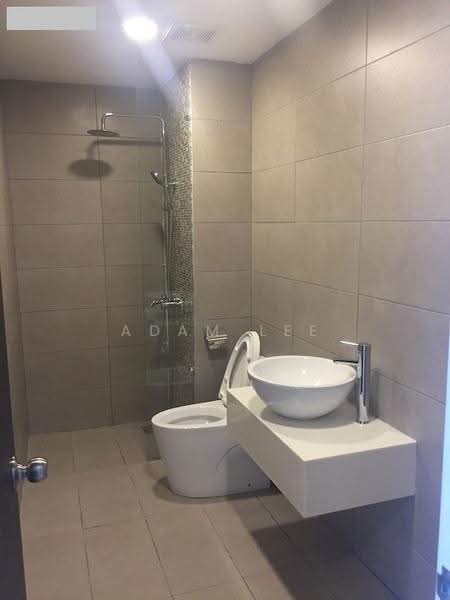 Kediaman Servis untuk Dijual di D'Latour - Adam Lee - Bathroom - PropertyGuru.com.my