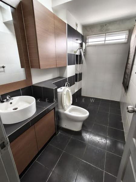 Rumah Teres 2-Tingkat untuk Disewa di Senai (Kulai) - Ken Liew - Bathroom - PropertyGuru.com.my