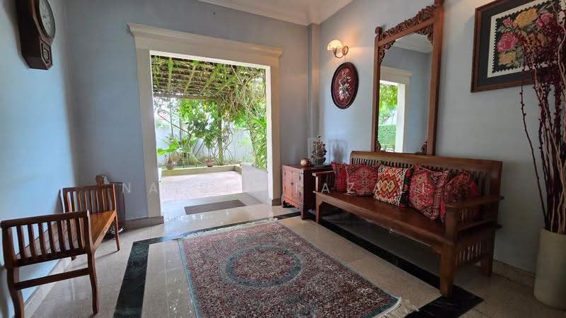 Bungalow House untuk Dijual di Damansara Heights (Kuala Lumpur) - Nazrin Razali - Entrance - PropertyGuru.com.my