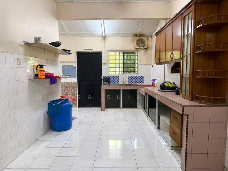 1-storey Terraced House for Sale in Taman Muhibbah (Kajang) - Natira Sulaiman - Kitchen - PropertyGuru.com.my