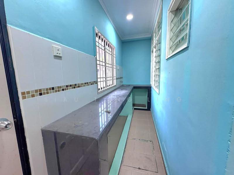 2-storey Terraced House for Sale in Bandar Seri Alam (Masai) - Siau Tong Ling - Kitchen - PropertyGuru.com.my