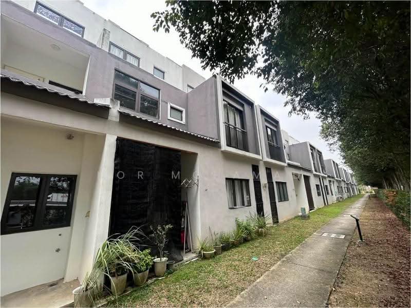 Rumah Bandar untuk Dijual di Sepang (Selangor) - Nor Mohamad - Exterior - PropertyGuru.com.my