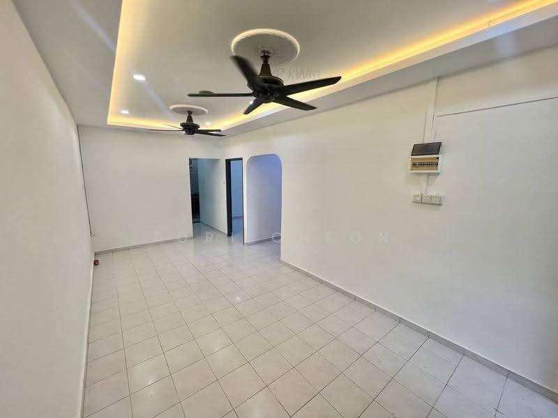 Rumah Teres 1-Tingkat untuk Dijual di Taman Meranti (Kulai) - Tori Cheon - Living Room - PropertyGuru.com.my
