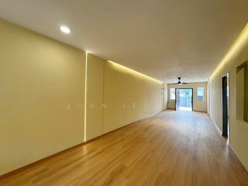 Rumah Teres 1-Tingkat untuk Dijual di Taman Putri Kulai (Kulai) - John Leong - Living Room - PropertyGuru.com.my