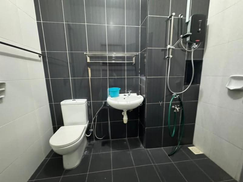 Rumah Teres 2-Tingkat untuk Disewa di Bukit Indah (Iskandar Puteri (Nusajaya)) - Tan Bing Yi - Bathroom - PropertyGuru.com.my