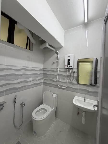 Apartment for Rent at Chin Woo Court - Key Ling - Bathroom - PropertyGuru.com.my