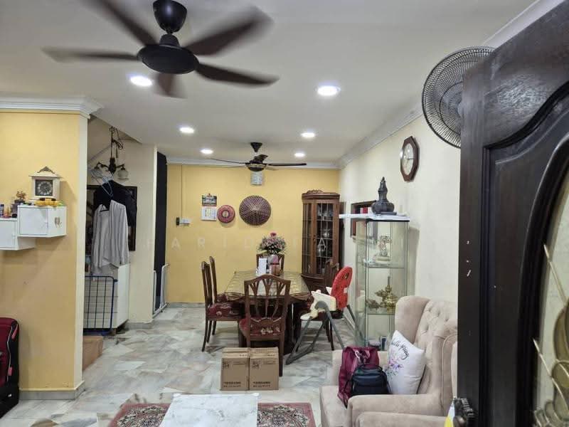 Rumah Teres 2-Tingkat untuk Dijual di Taman Shah Bandar (Klang) - Farid Fahmi - Living Room - PropertyGuru.com.my