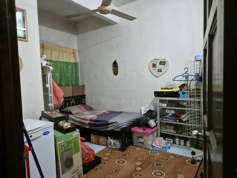 Rumah Teres 2-Tingkat untuk Dijual di Taman Shah Bandar (Klang) - Farid Fahmi - Bedroom - PropertyGuru.com.my