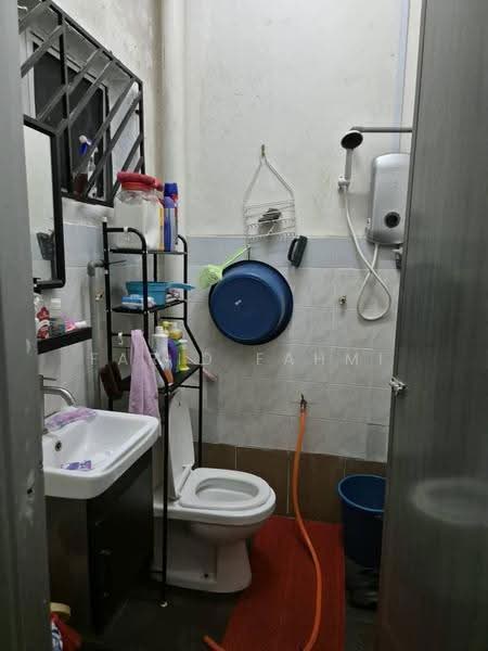 Rumah Teres 2-Tingkat untuk Dijual di Taman Shah Bandar (Klang) - Farid Fahmi - Bathroom - PropertyGuru.com.my