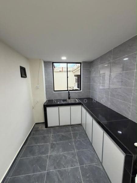 Rumah Flat untuk Dijual di Setia Indah Flat - John Leong - Kitchen - PropertyGuru.com.my