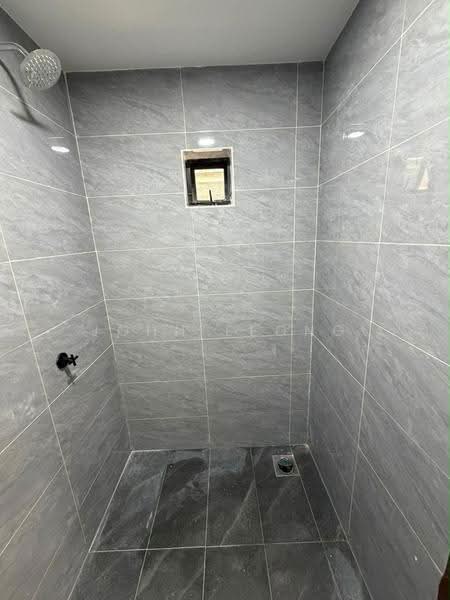 Rumah Flat untuk Dijual di Setia Indah Flat - John Leong - Bathroom - PropertyGuru.com.my