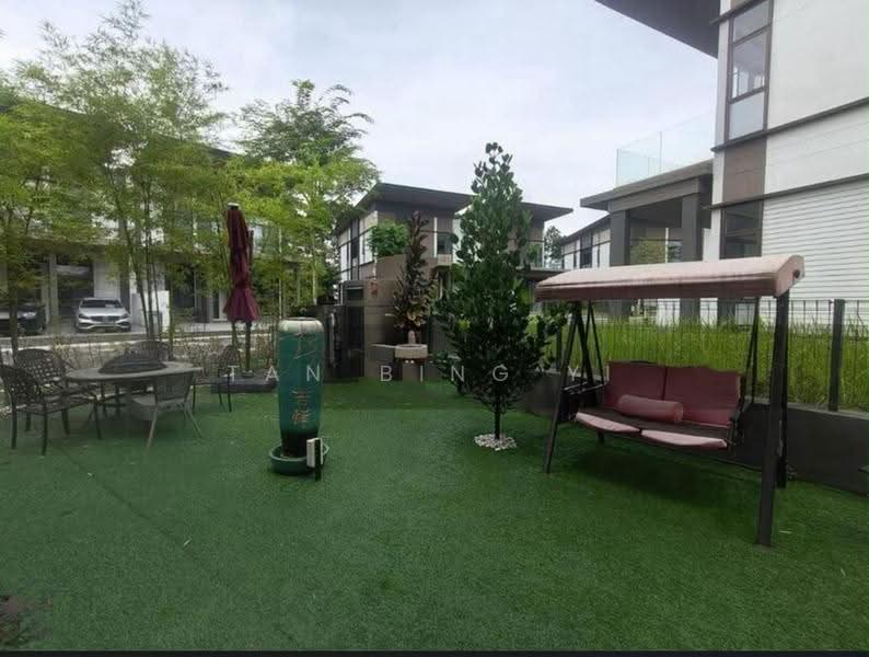 Semi-Detached House for Sale in Iskandar Puteri (Nusajaya) (Johor) - Tan Bing Yi - Garden - PropertyGuru.com.my