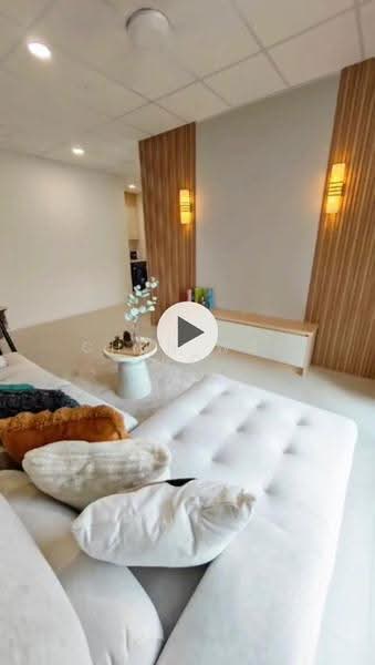 Kediaman Servis untuk Disewa di Edelweiss @ Tropicana Gardens - Chun Wai Ho - Living Room - PropertyGuru.com.my