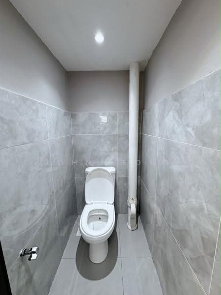 Rumah Flat untuk Dijual di Rumah Pangsa Permas Jaya - John Leong - Bathroom - PropertyGuru.com.my