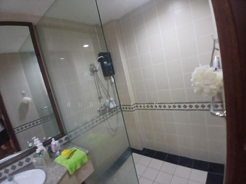Kondominium untuk Dijual di Riana Green Condominium - Ruby Leong - Bathroom - PropertyGuru.com.my