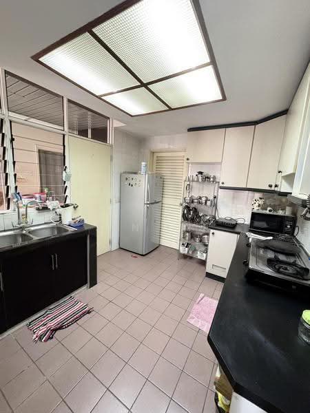 Kediaman Servis untuk Dijual di Indera Subang - Zen Lai - Kitchen - PropertyGuru.com.my