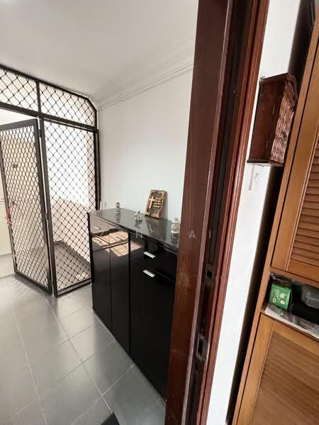 Kediaman Servis untuk Dijual di Indera Subang - Zen Lai - Entrance - PropertyGuru.com.my