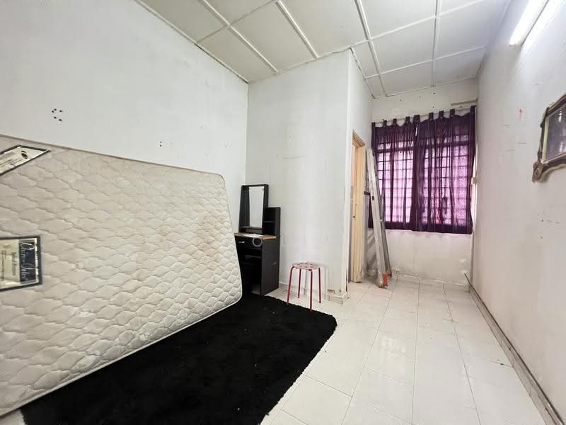Rumah Teres 2-Tingkat untuk Dijual di Bandar Mahkota Cheras (Cheras) - ChaoLim . - Bedroom - PropertyGuru.com.my