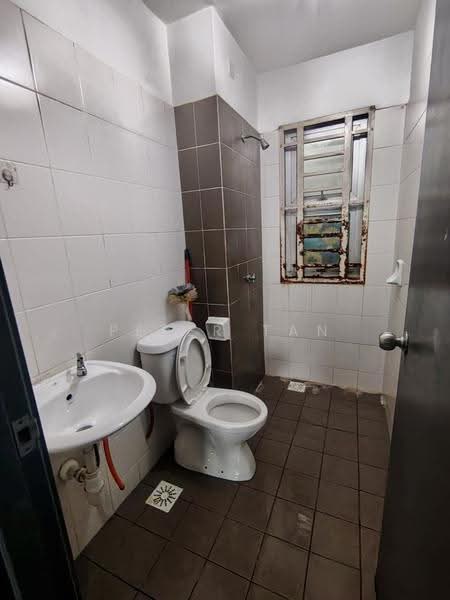 Kediaman Servis untuk Disewa di Saville @ Kajang - Peter Tan - Bathroom - PropertyGuru.com.my